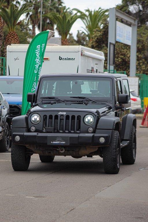 Jeep Wrangler Sport — foto 6 de 10